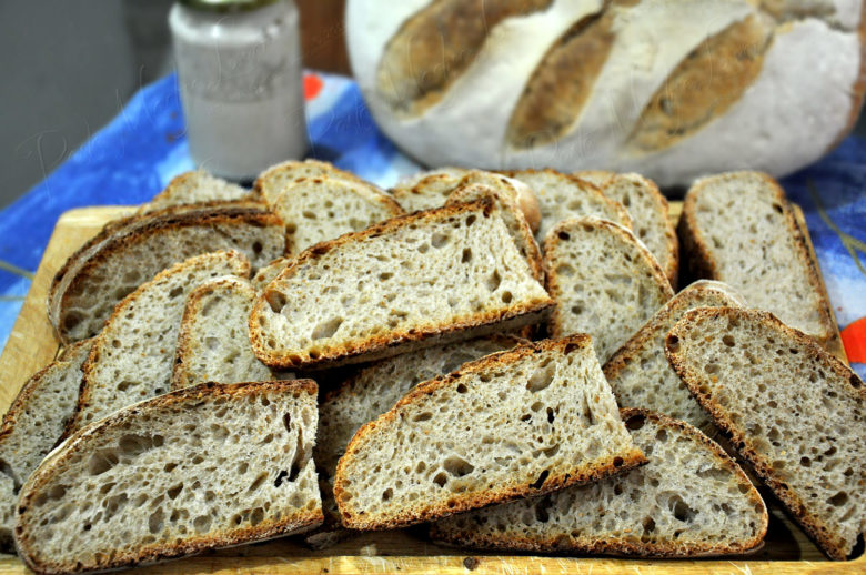 Pane semintegrale