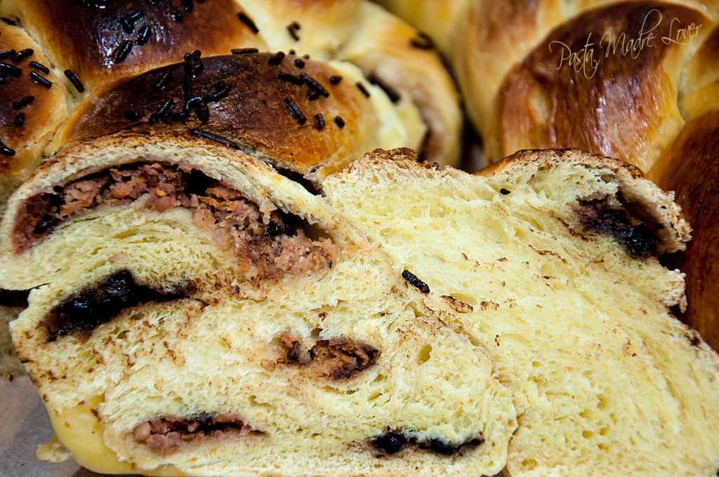 Pane intrecciato con zucca al Roux con fondente e noci