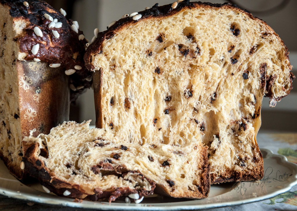 Panettone con madre solida al fondente