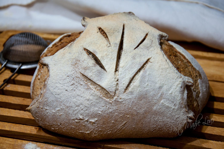 Pane senza impasto a forma di foglia