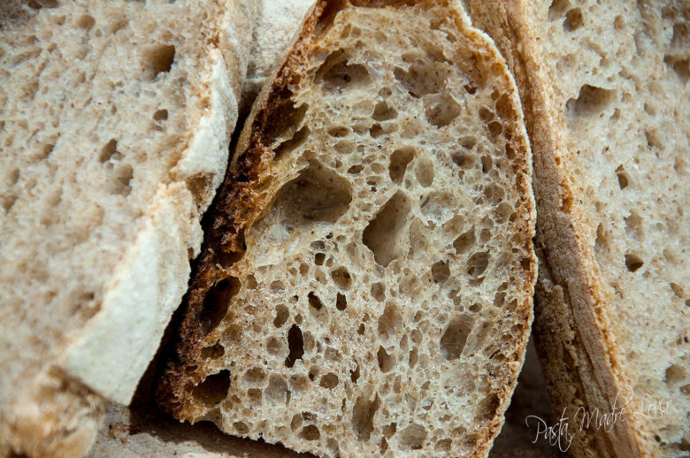 Pane semintegrale con poolish