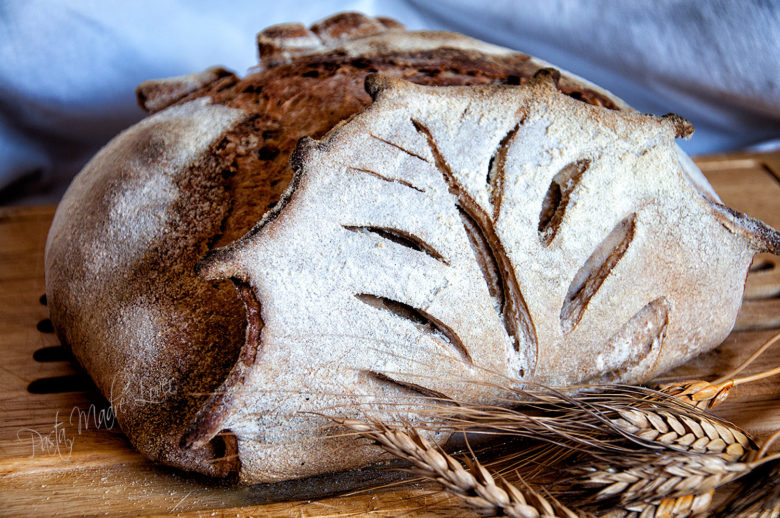 Pane senza impasto a forma di foglia