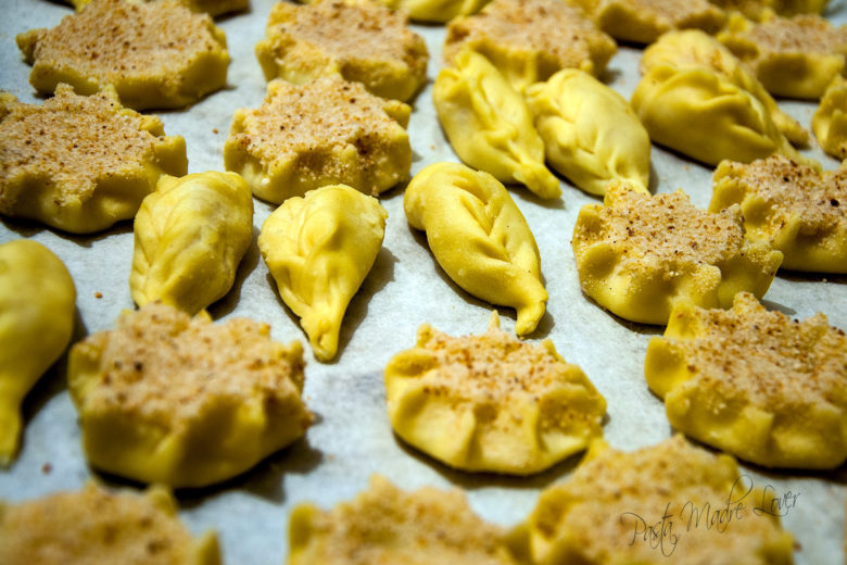 Pardulas di pasta violada con patate