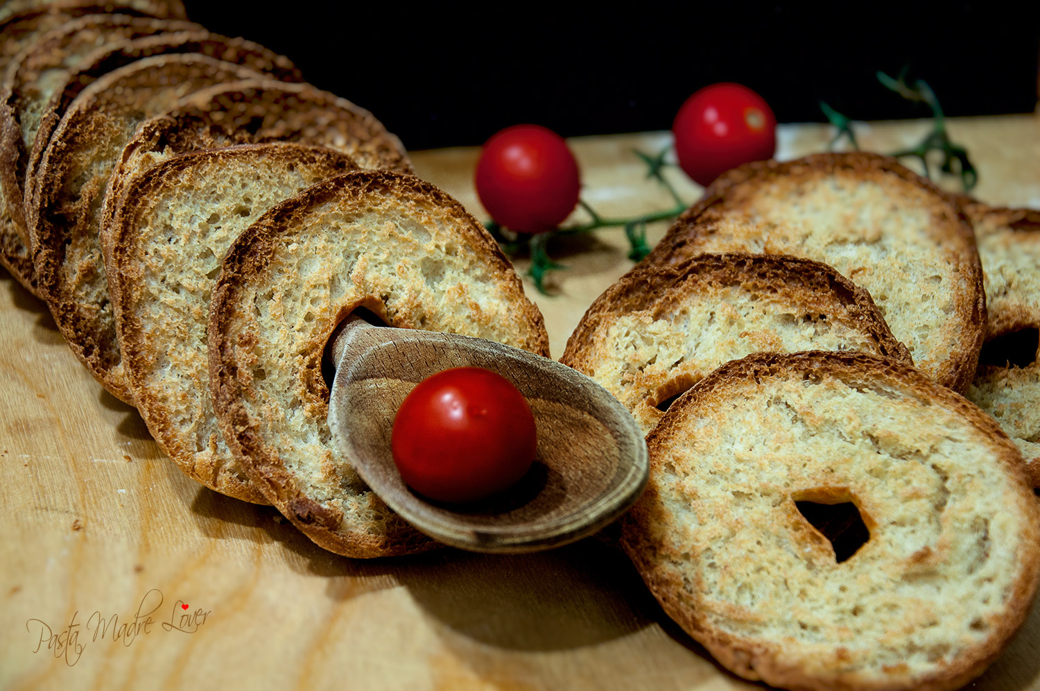 Frisella o fresella, caratteristico pane biscottato tradizionale