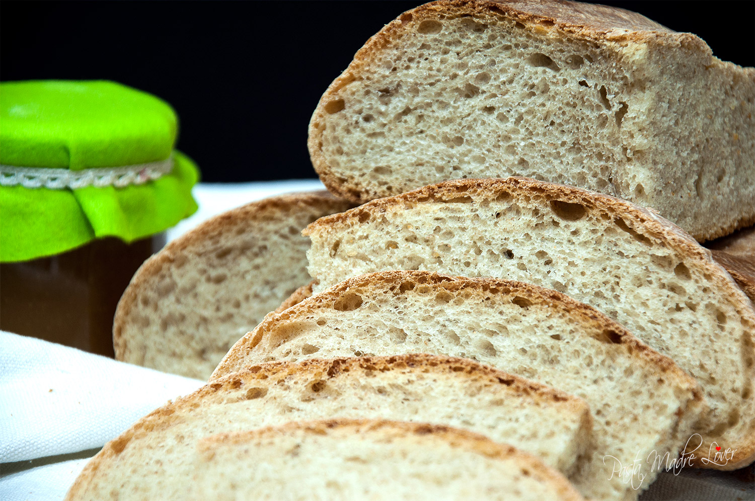 Thumbnail for Pane all’olio della nonna, con pasta di riporto