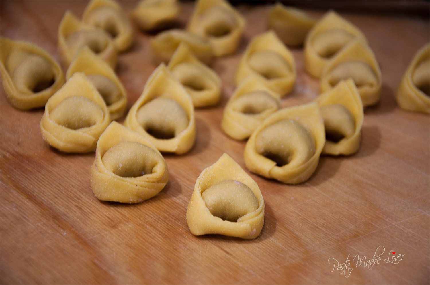 cappelletti ferraresi: pronti per essere cucinati