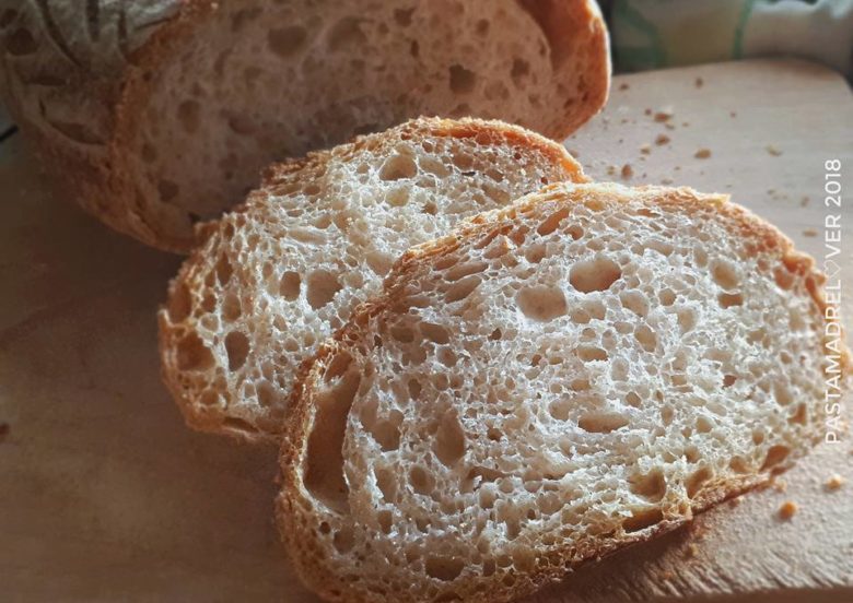 Filoncino di Pane con grano tenero di tipo 1 e pasta di riporto al taglio