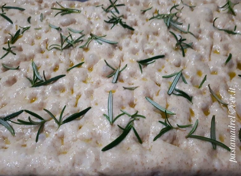 Rustichella, focaccia rustica al rosmarino