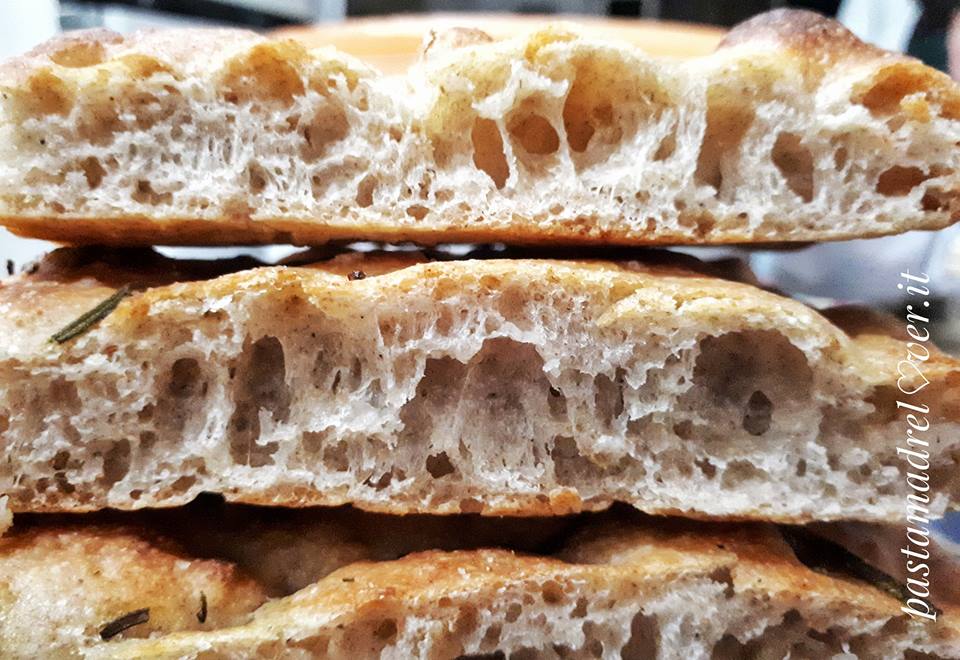 Rustichella, focaccia rustica al rosmarino