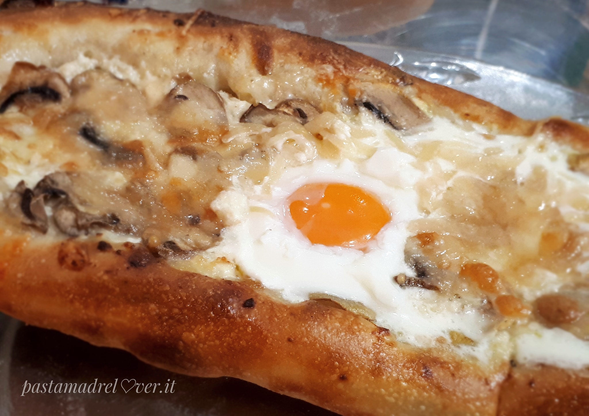 Thumbnail for Georgian cheese bread – Shotis puri