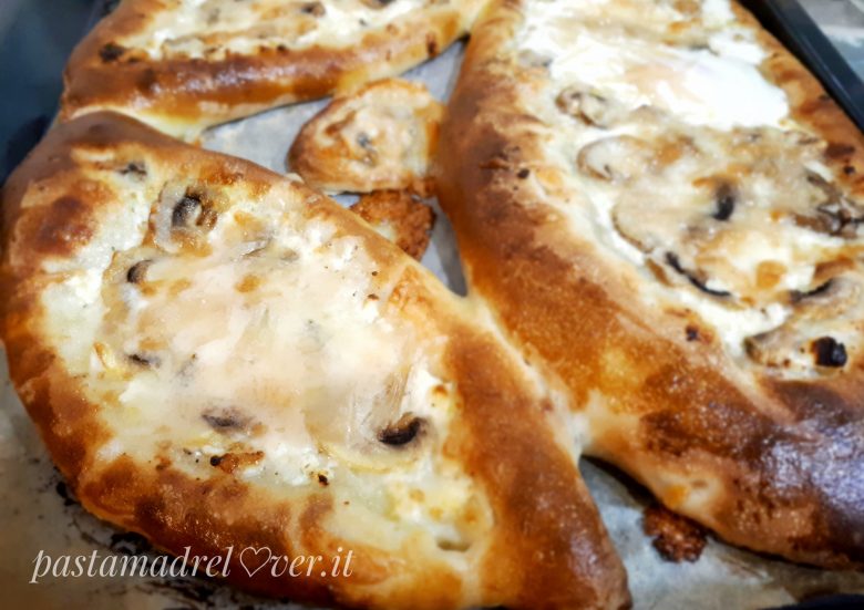 Georgian cheese bread - Khachapuri